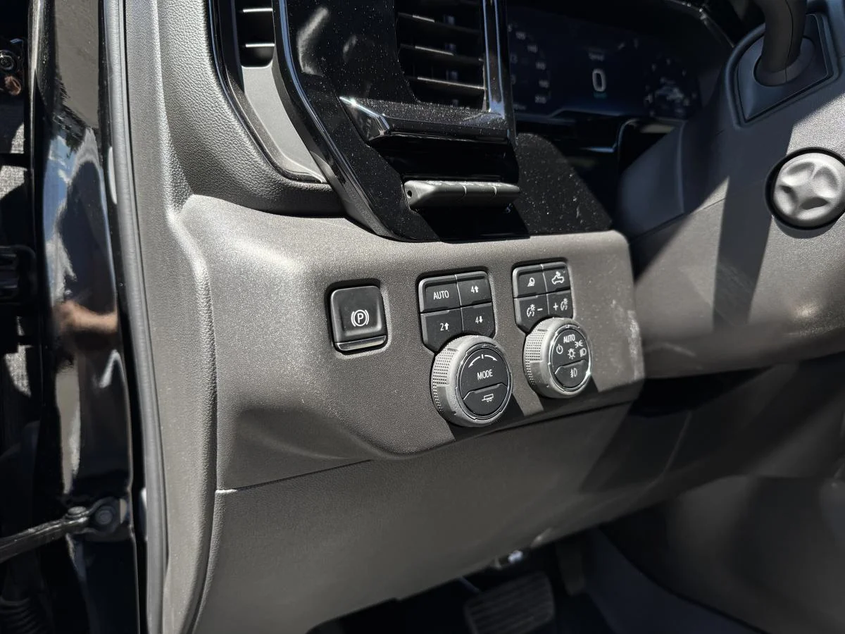 Used 2025 Black Chevrolet ZR2 image 15