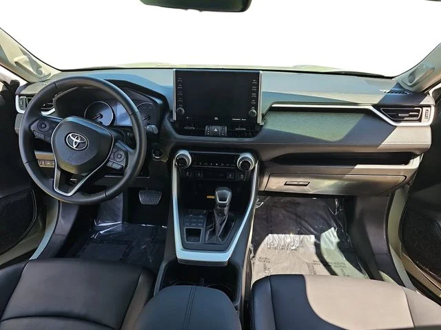 Used 2022 Gray Toyota XLE Premium image 9