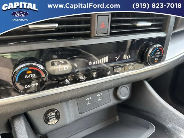 Used 2025 Silver Nissan SV image 29