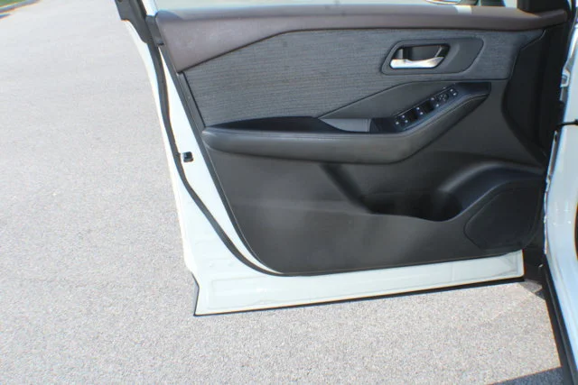 Used 2023 Pearl White Tricoat Nissan SV image 6