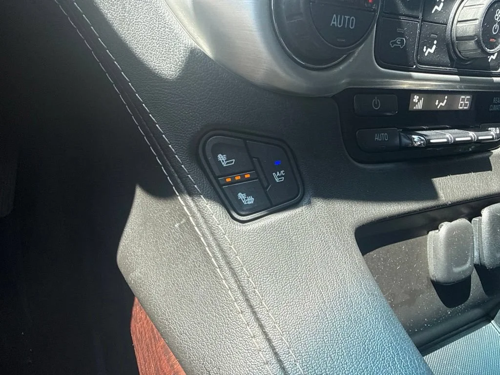 Used 2016 IRIDIUM METALLIC GMC SLT image 24