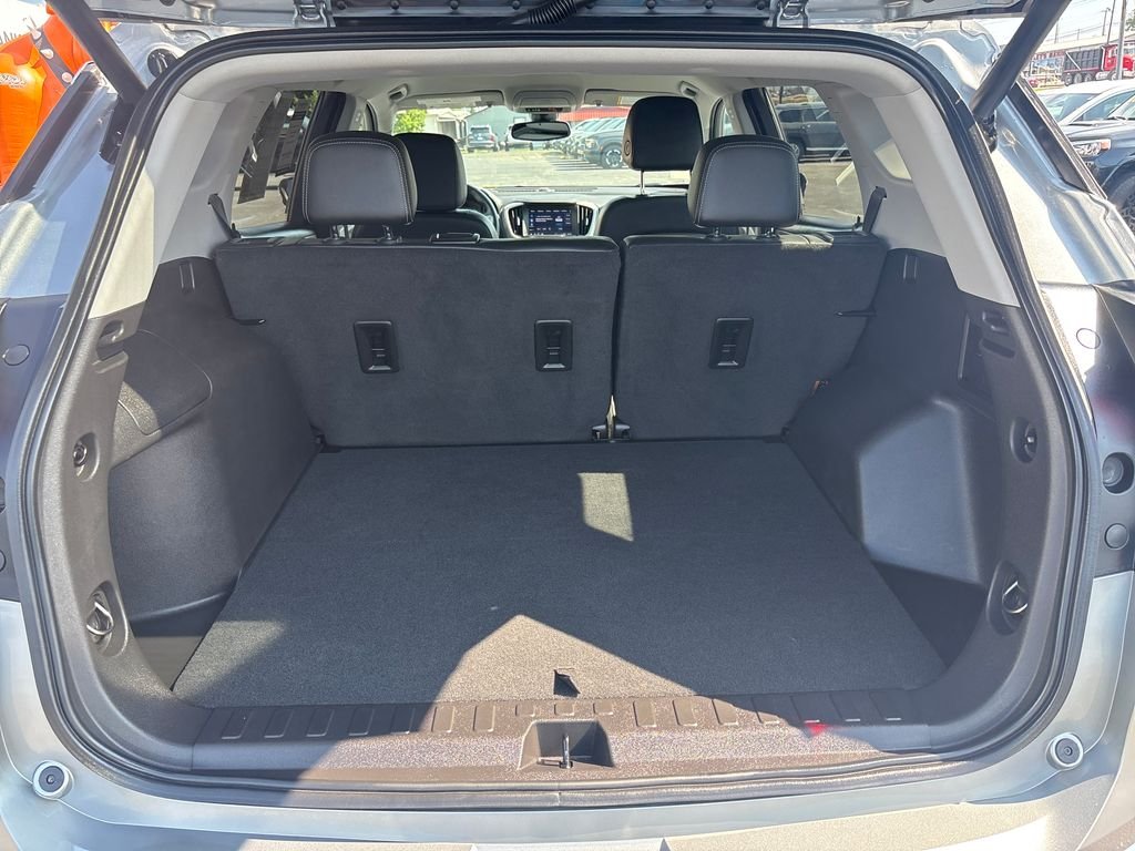 Certified Used 2024 Silver GMC SLT image 9