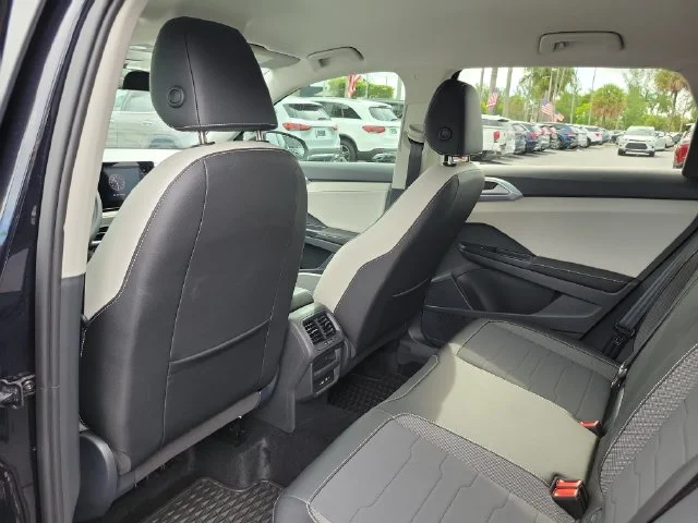 Used 2026 Black Volkswagen 1.5T SE image 11