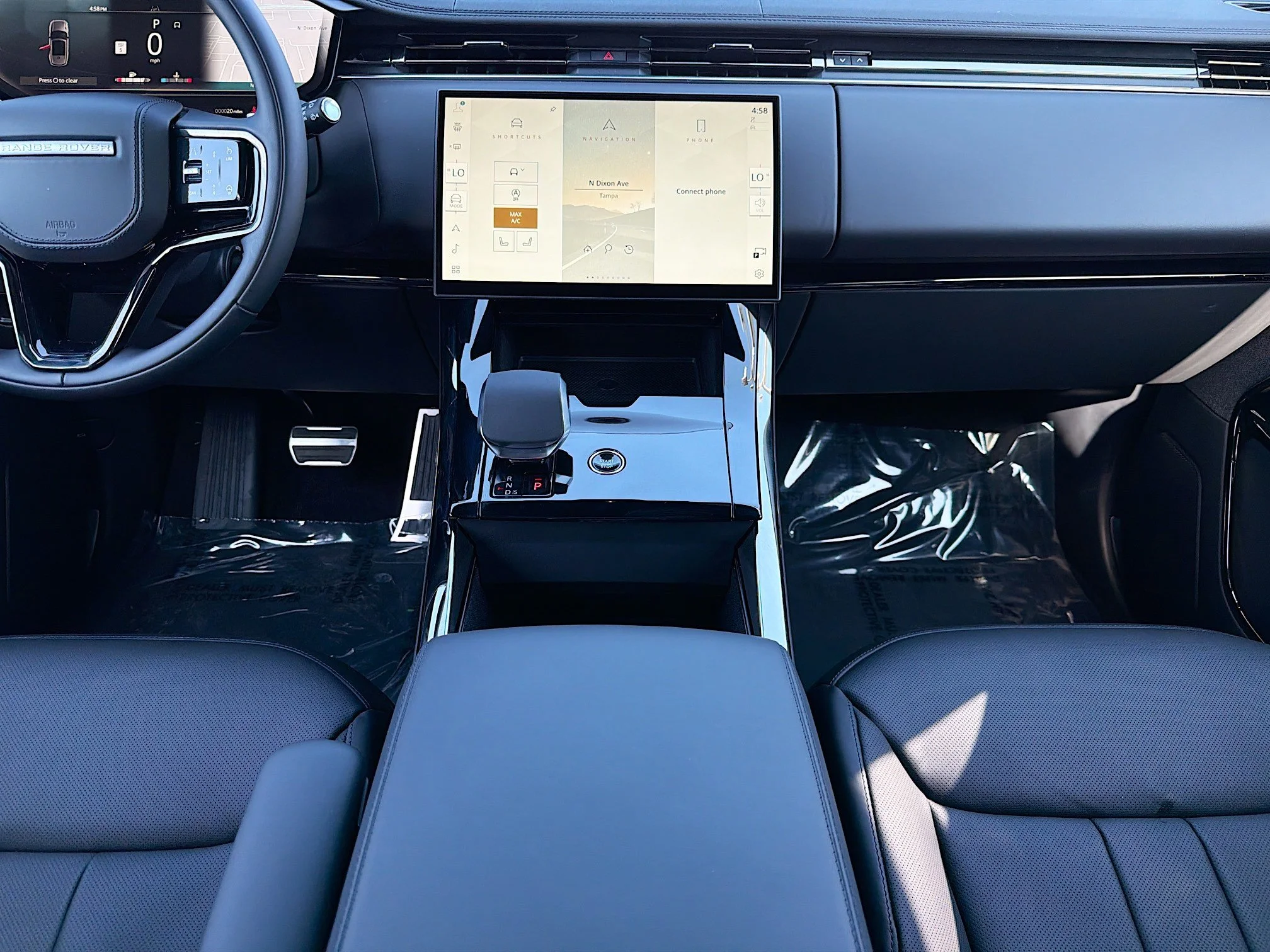New 2026 Santorini Black Metallic Land Rover Dynamic SE image 19