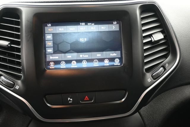 Used 2020 White Jeep Latitude Plus image 7