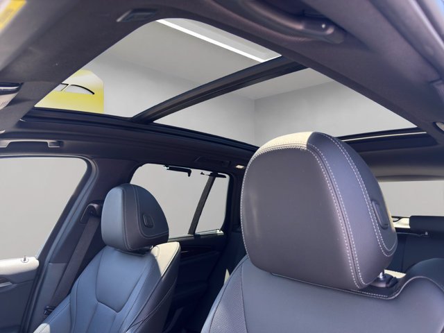 Used 2022 Dark Graphite Metallic BMW xDrive30i image 25