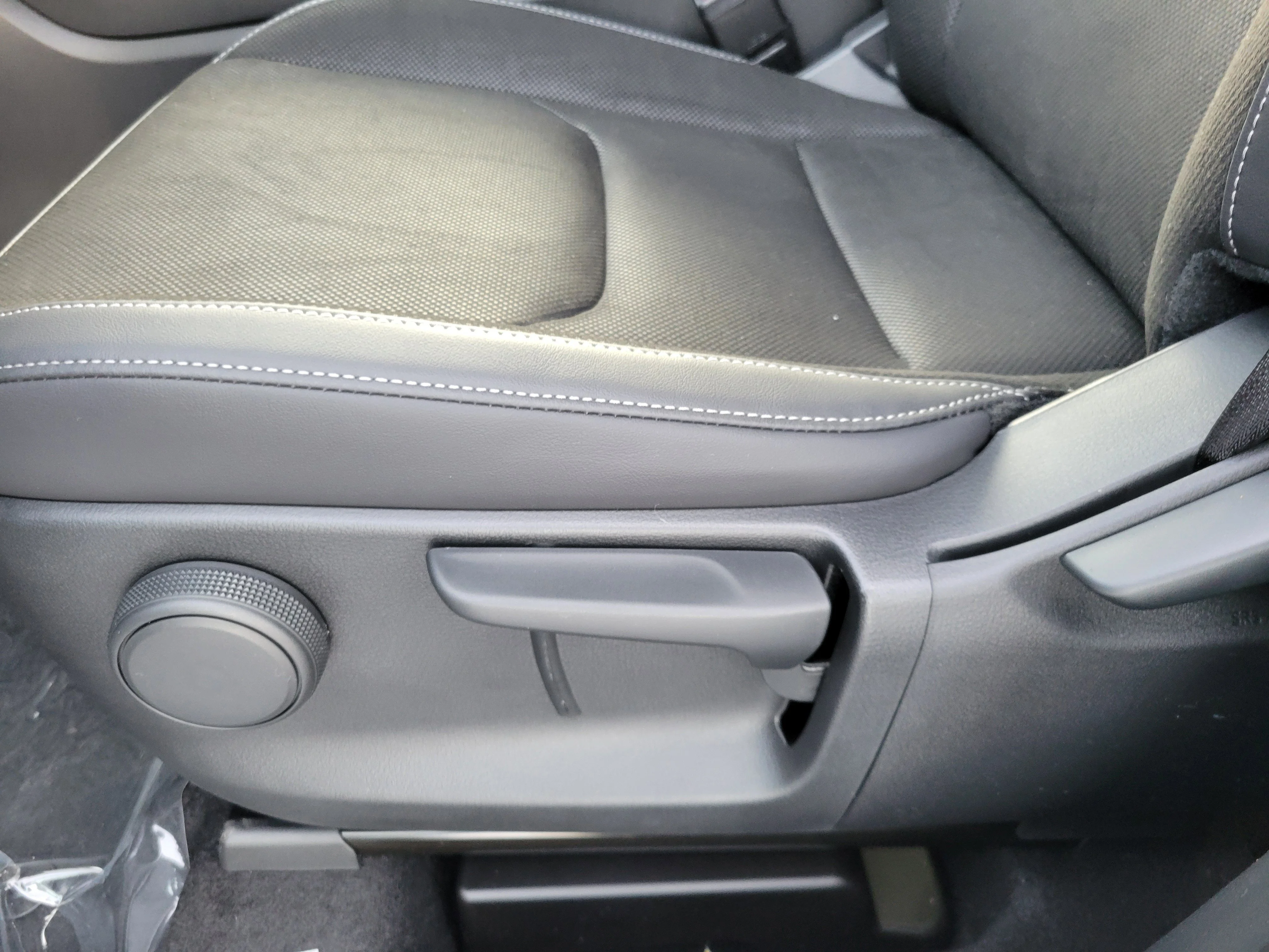 New 2026 Jet Black Mica Mazda 2.5 S Select AWD image 25
