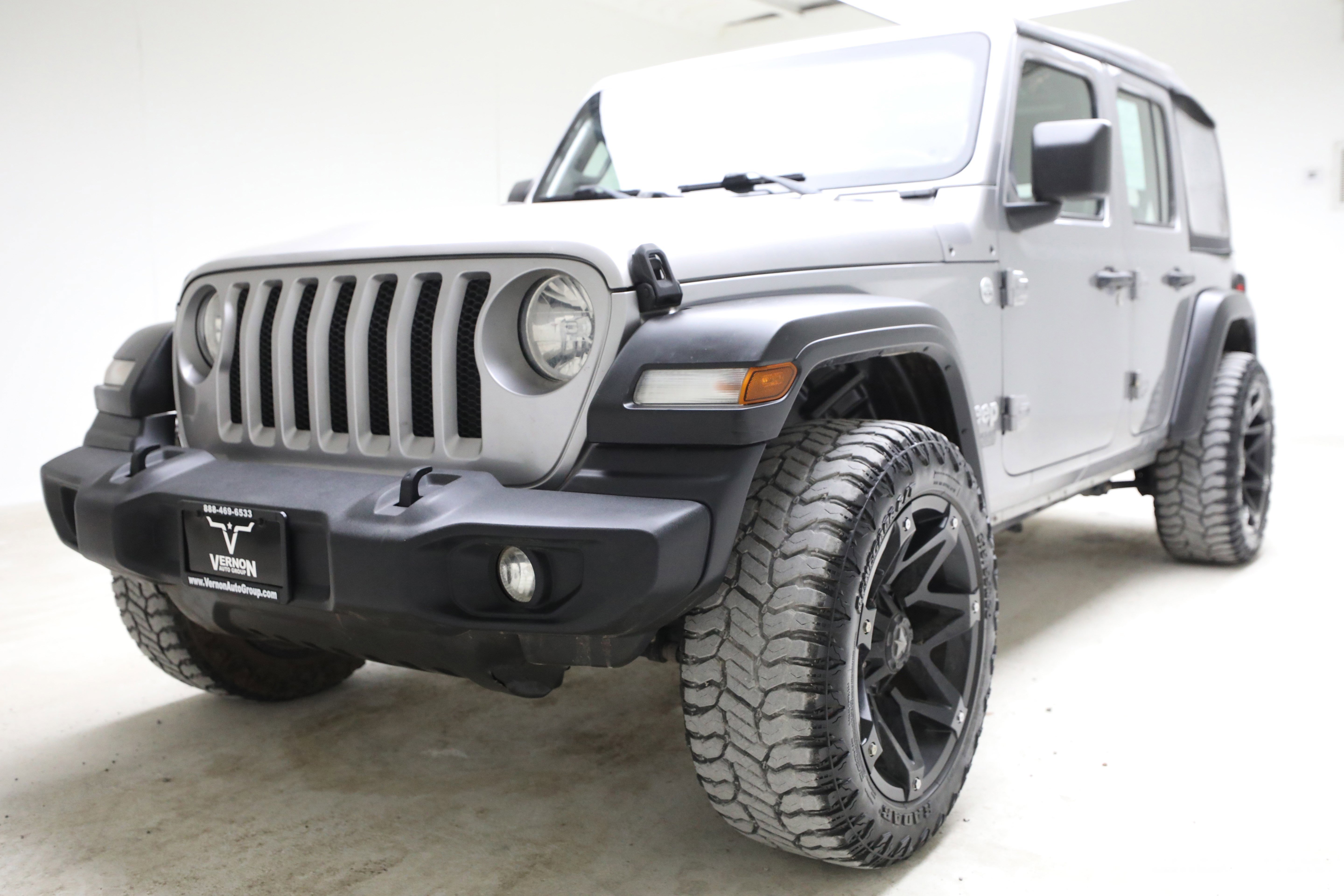 2020 Jeep Wrangler Sport's photo