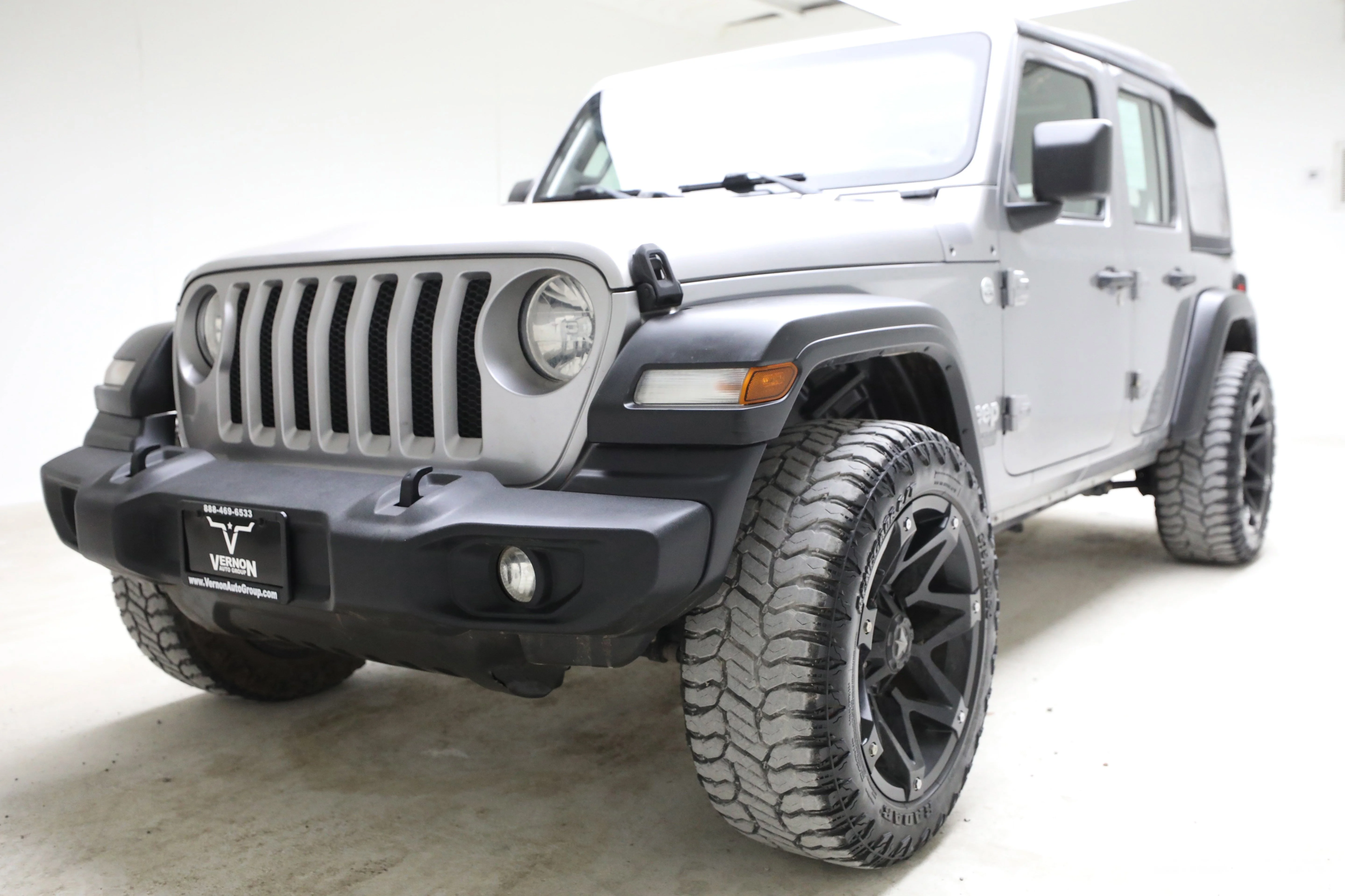 2020 Jeep Wrangler Sport's photo
