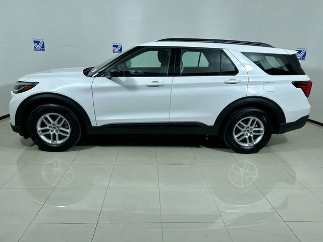 New 2026 STAR WHITE Ford Active RWD image 5