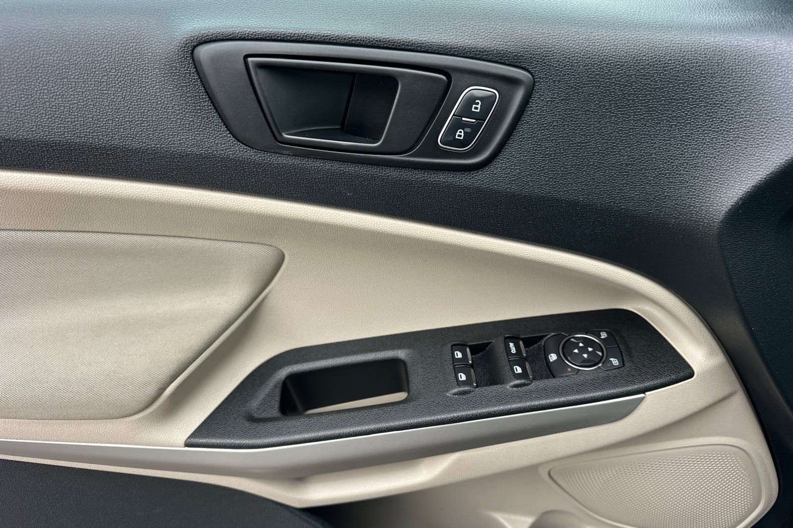 Used 2018 Gray Ford S image 11