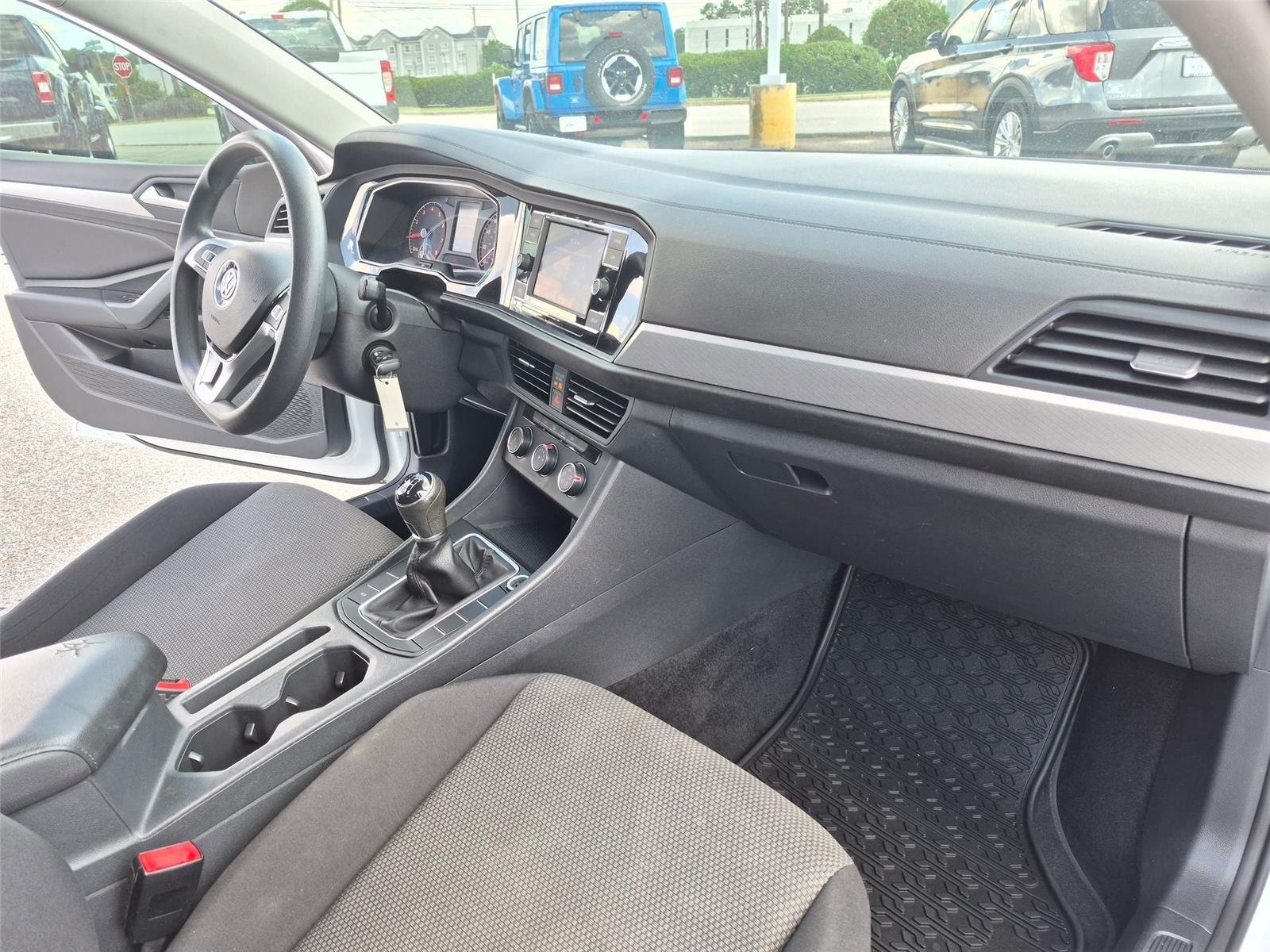 Used 2019 Pure White Volkswagen S image 32