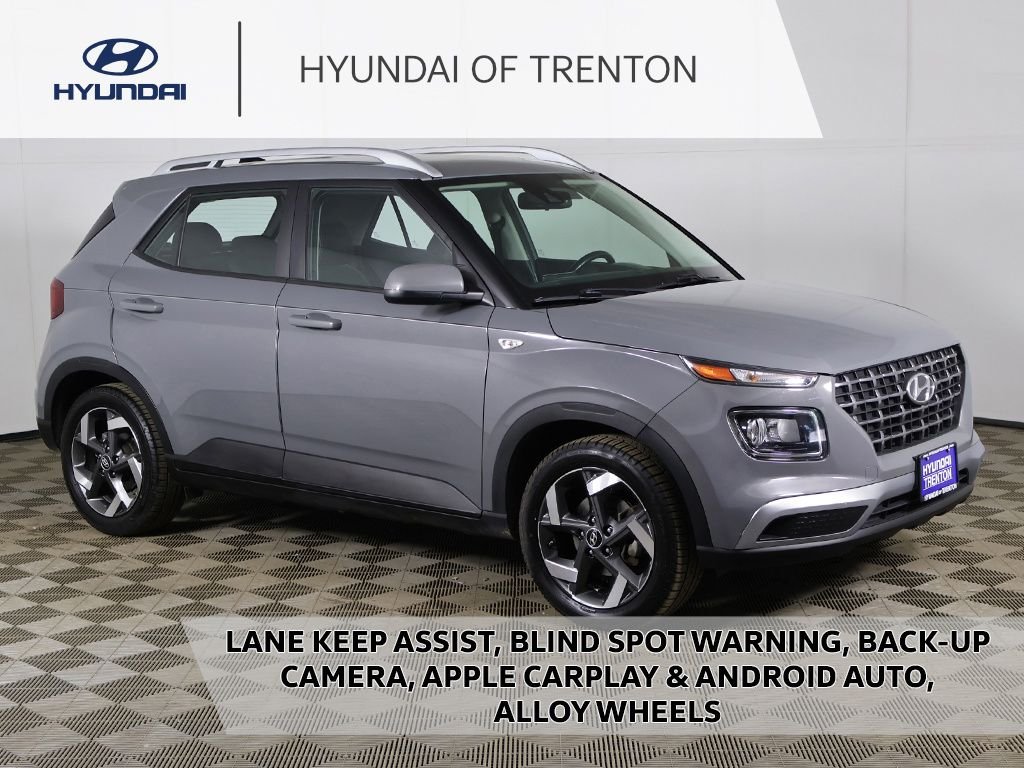 2021 Hyundai Venue SEL IVT's photo