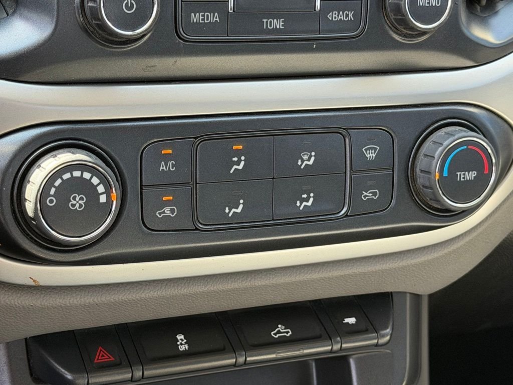 Used 2018 Silver Chevrolet LT image 26