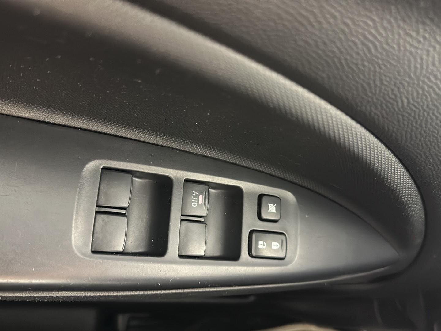 Used 2019 Mercury Gray Metallic Mitsubishi ES image 11