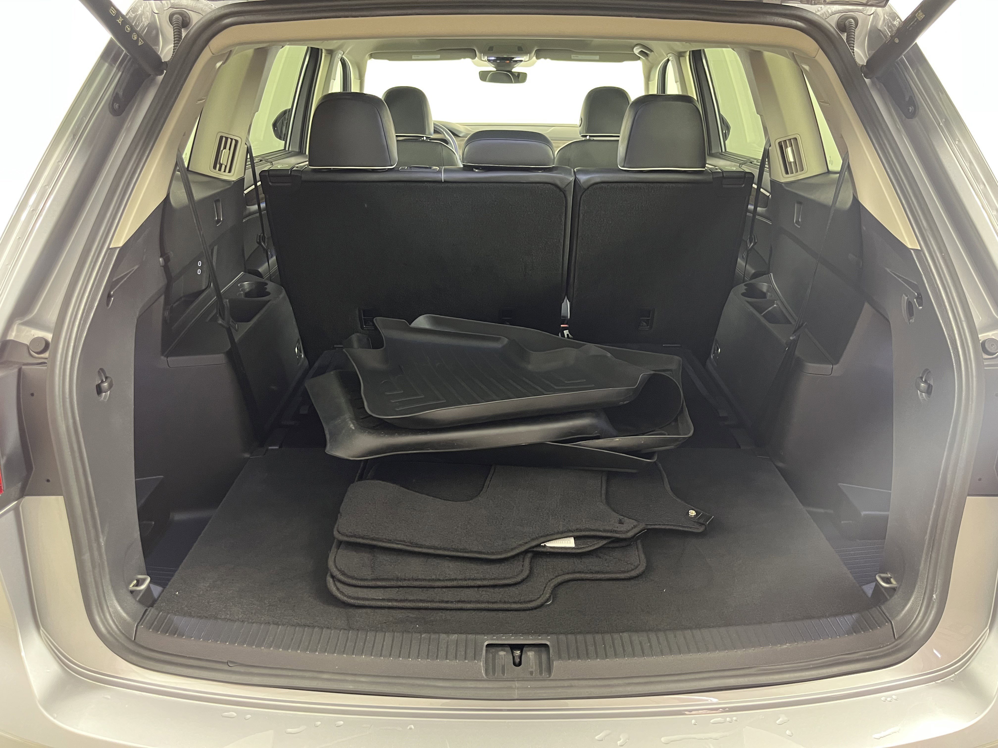 2024 Volkswagen Atlas SEL Premium R-Line - Photo 30