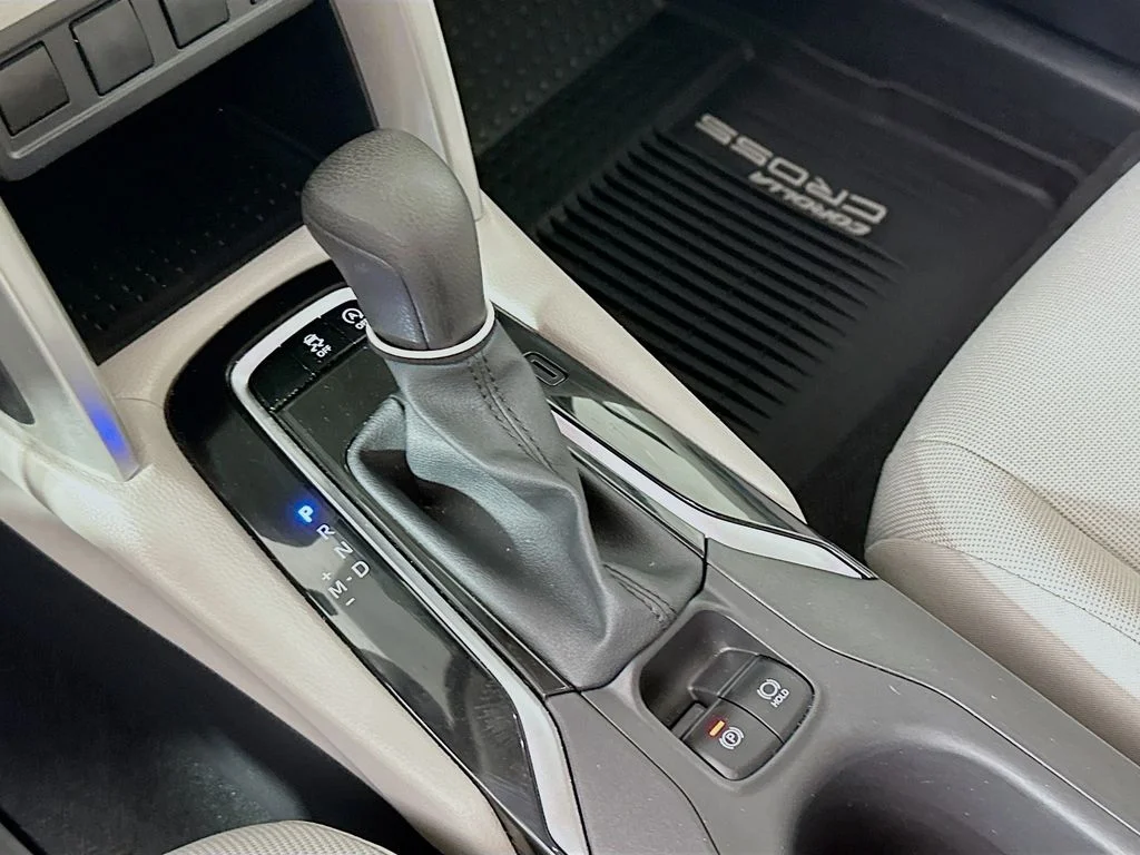 Used 2025 Silver Toyota L image 18