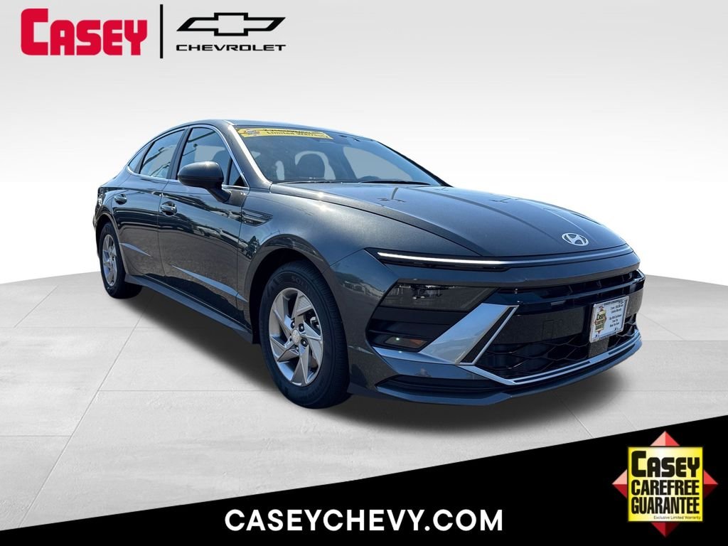 Used 2026 Gray Hyundai SE image 1