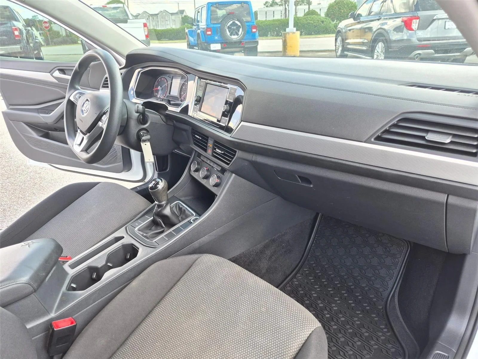 Used 2019 Pure White Volkswagen S image 32