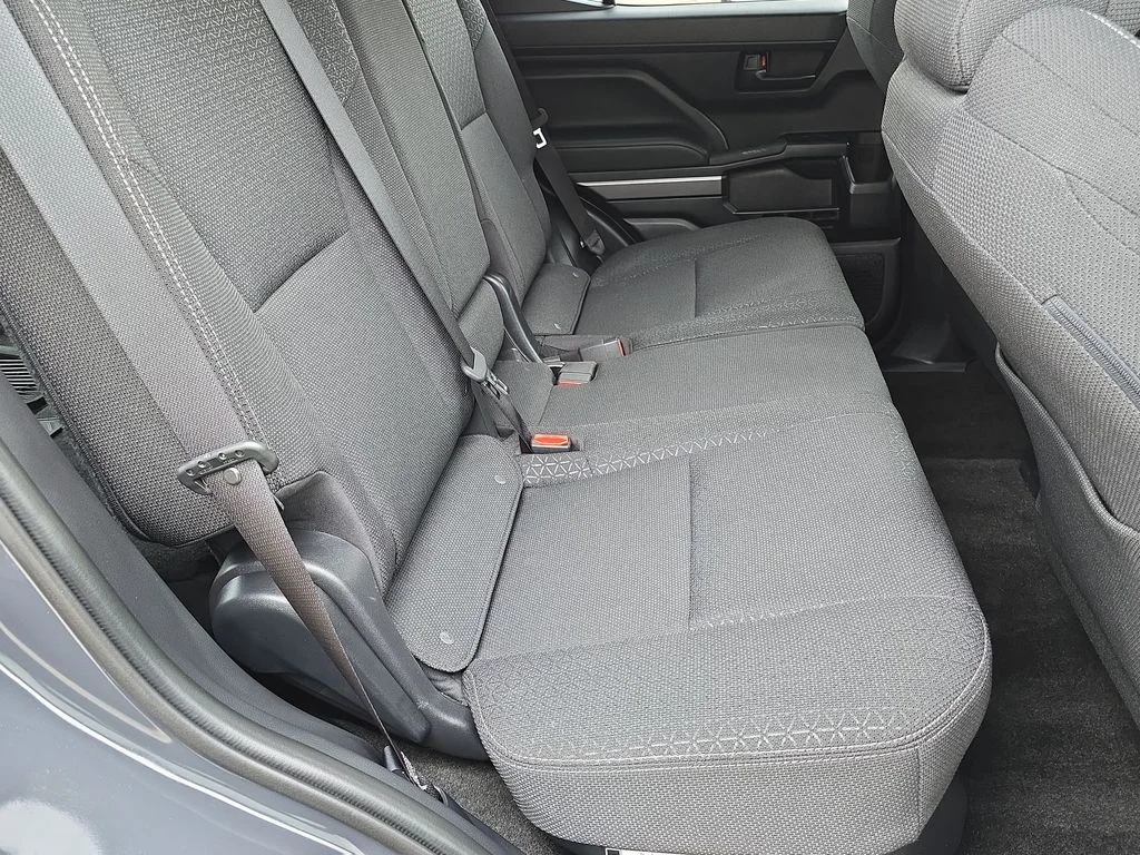 Used 2025  Toyota SR5 image 37