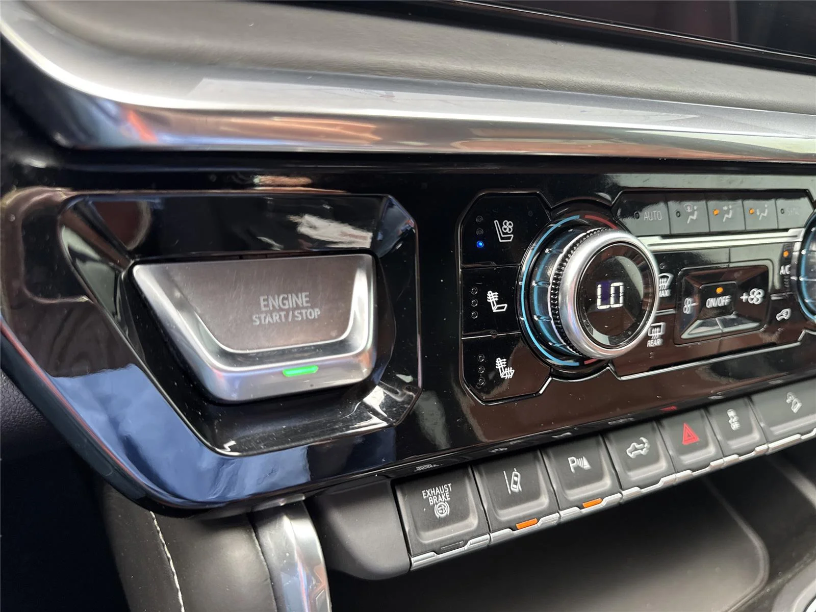 Used 2024 Sterling Metallic GMC Denali Ultimate image 27