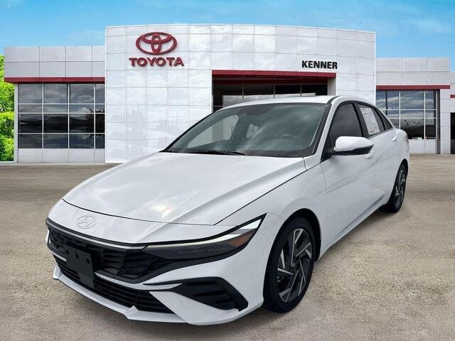 Used 2025 Serenity White Hyundai Limited image 3