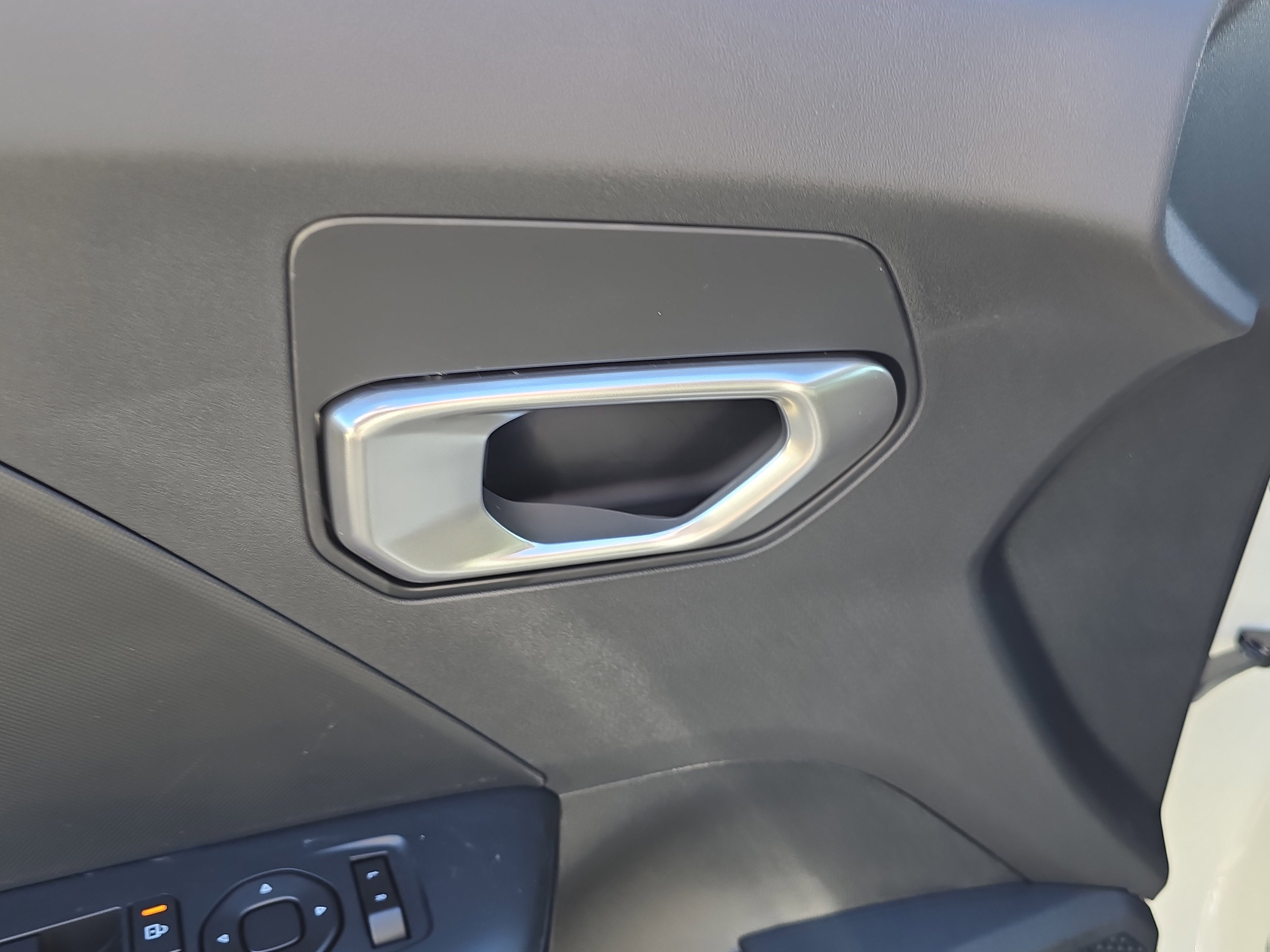 New 2026 Snow White Pearl Kia LXS image 19