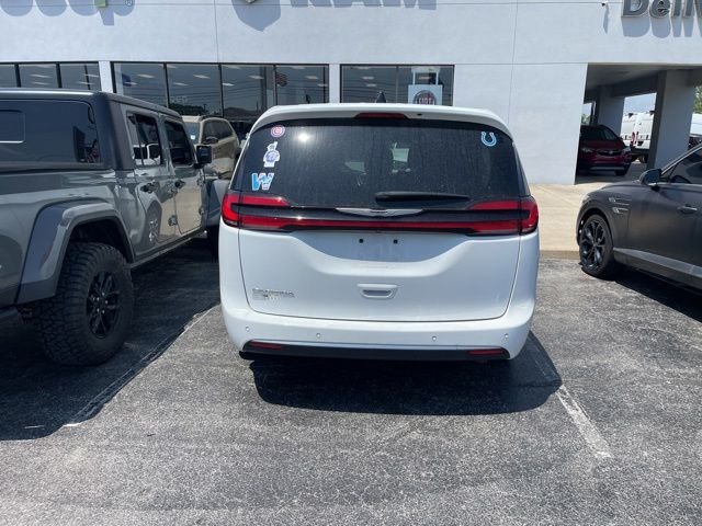 Used 2024 White Chrysler Touring L image 5