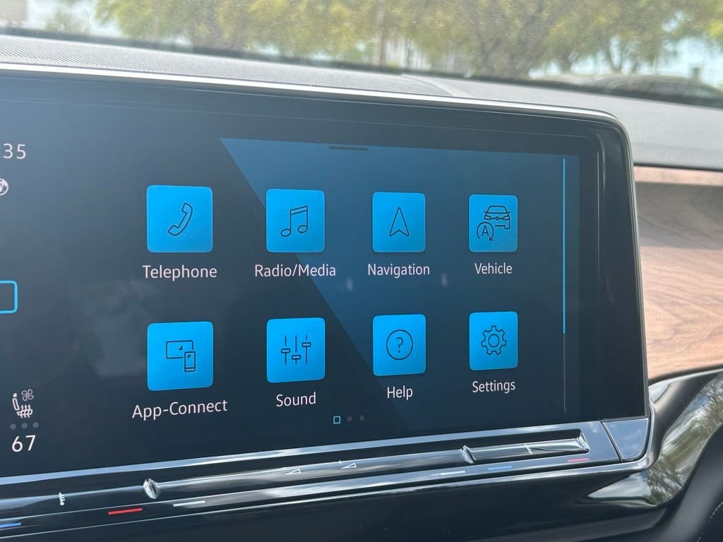 New 2026 White/off-white Volkswagen 2.0T SE w/Technology image 15