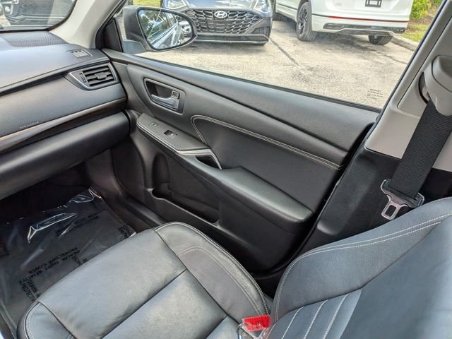 Used 2015 Silver Toyota XLE image 16