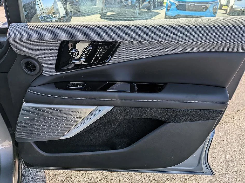 2026 Cadillac OPTIQ Sport - Photo 33