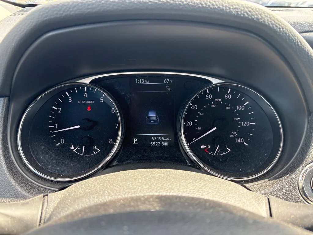 Used 2016 Blue Nissan SV image 17