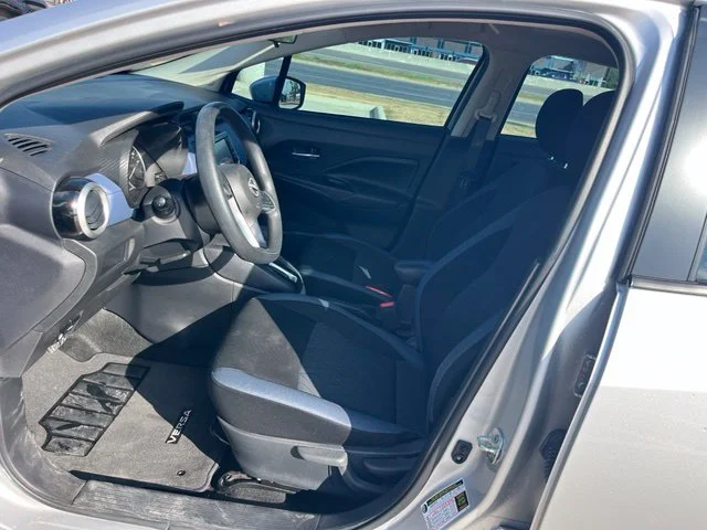 Used 2024 Silver Nissan 1.6 SV image 9