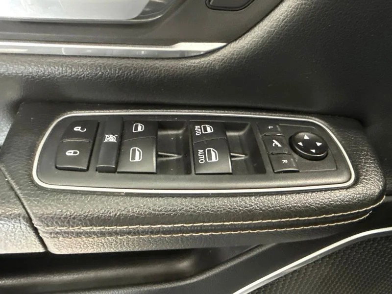 Used 2020 Silver Ram Laramie image 17