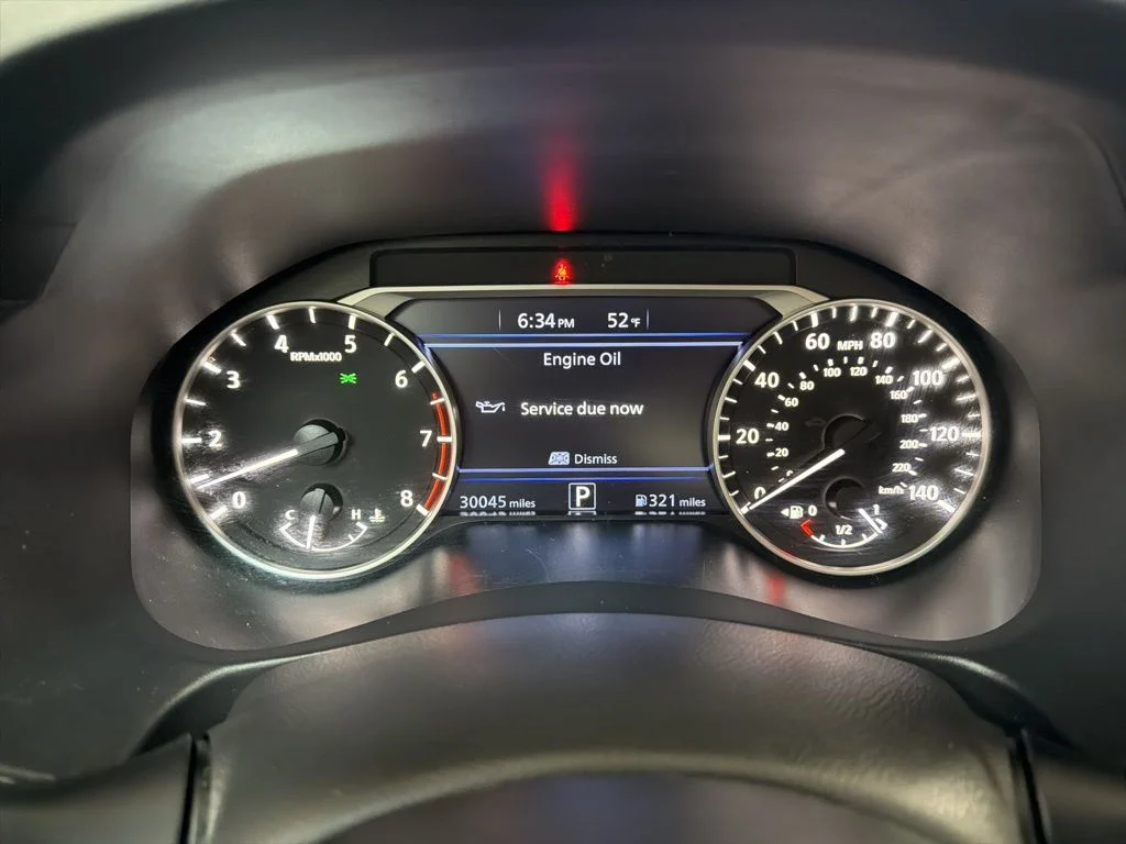 Used 2021 White Nissan 2.5 SV image 24