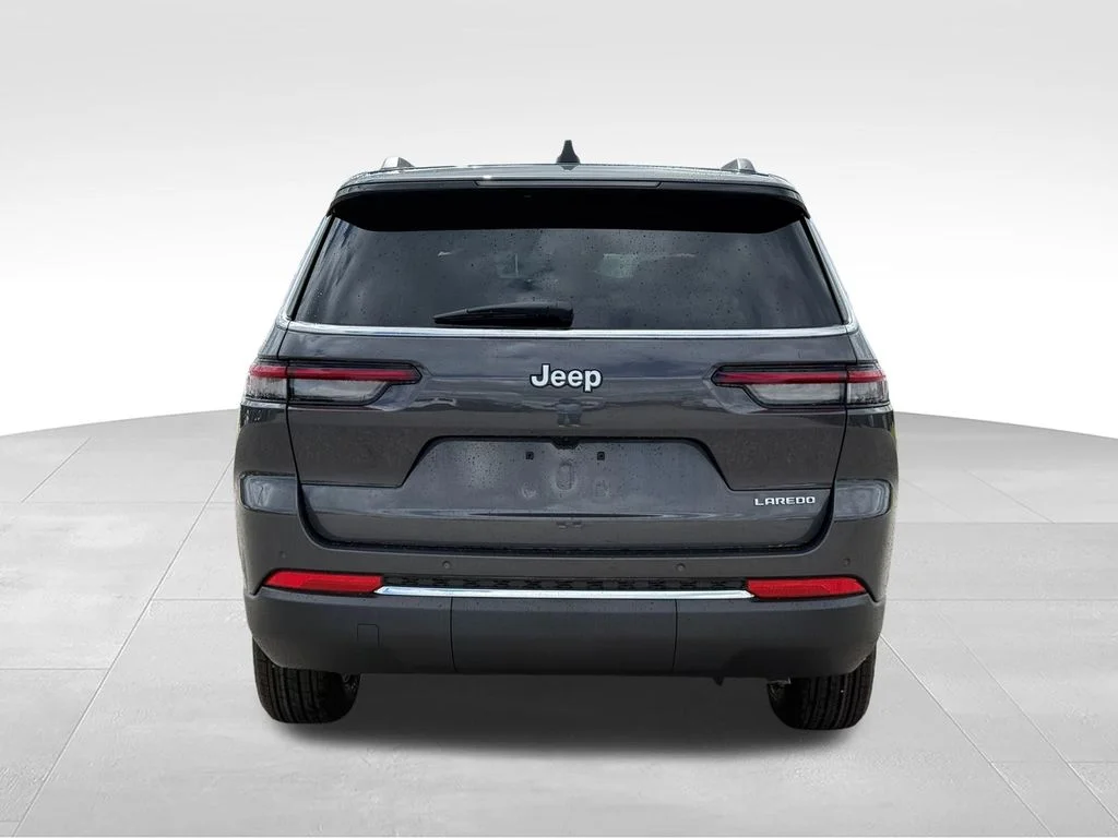 New 2026 Baltic Gray Metallic Clear-Coat Exterior Paint Jeep Laredo image 29