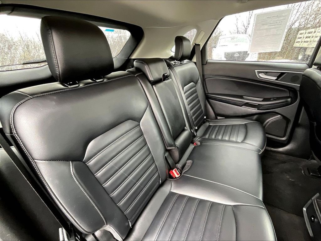 Used 2023 Black Ford SEL image 15