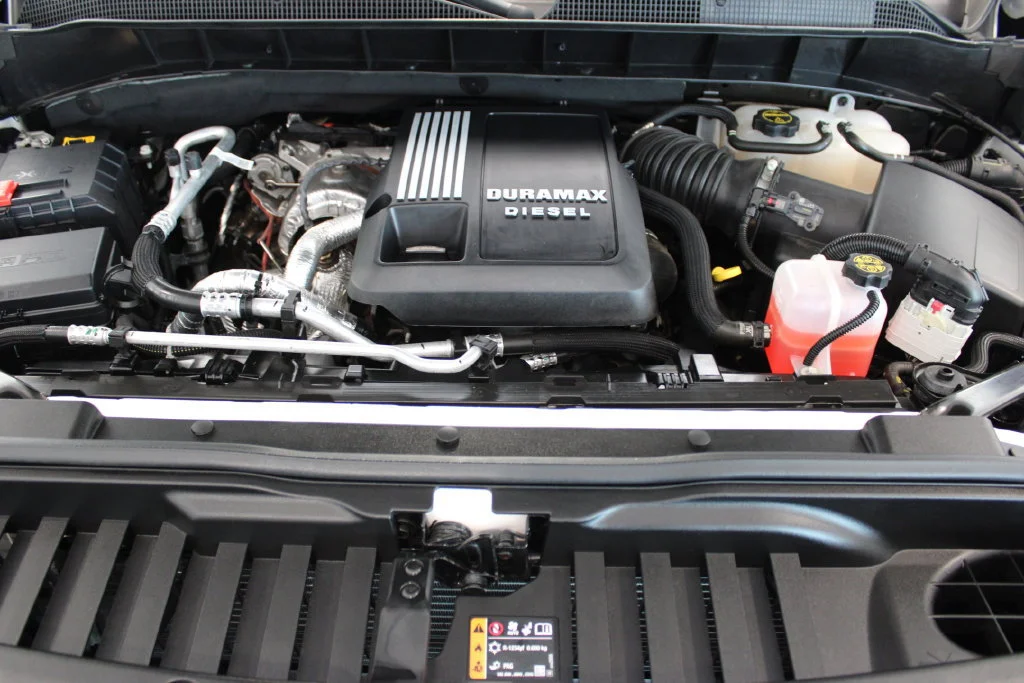 Used 2024 Iridescent Pearl Tricoat Chevrolet High Country image 10