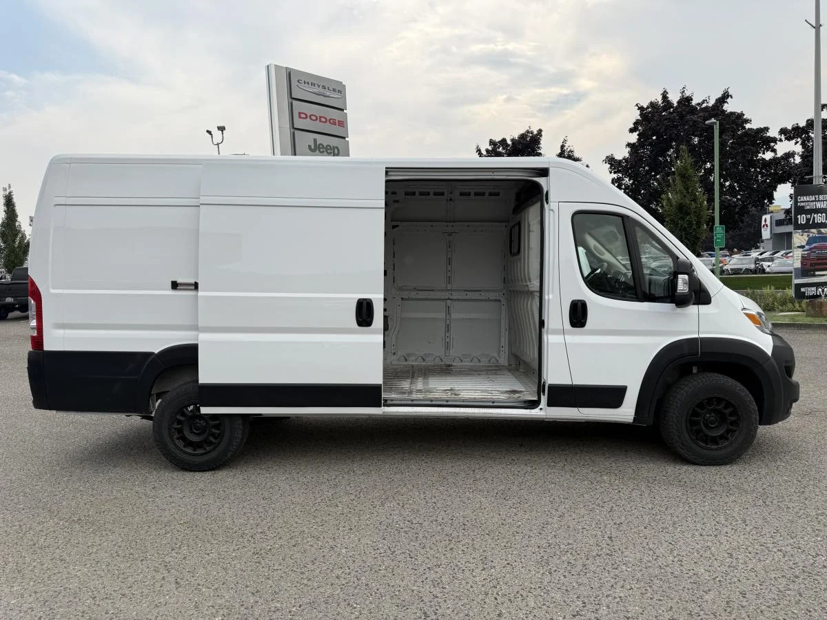 Used 2024 White RAM Tradesman image 11