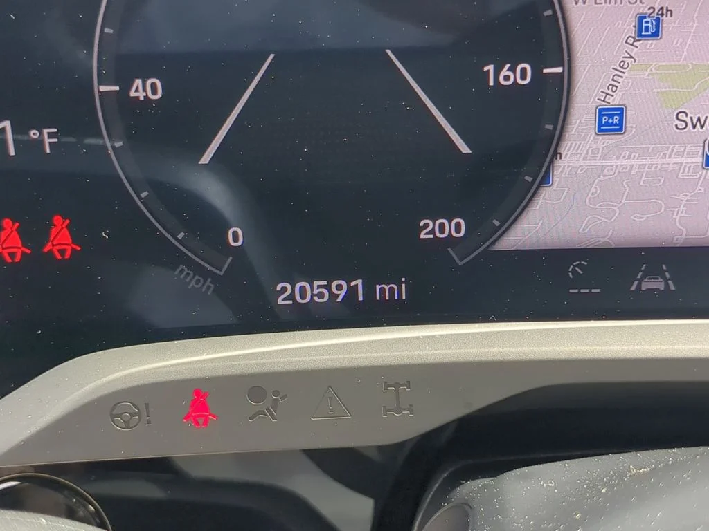 Used 2024  Porsche Base image 33