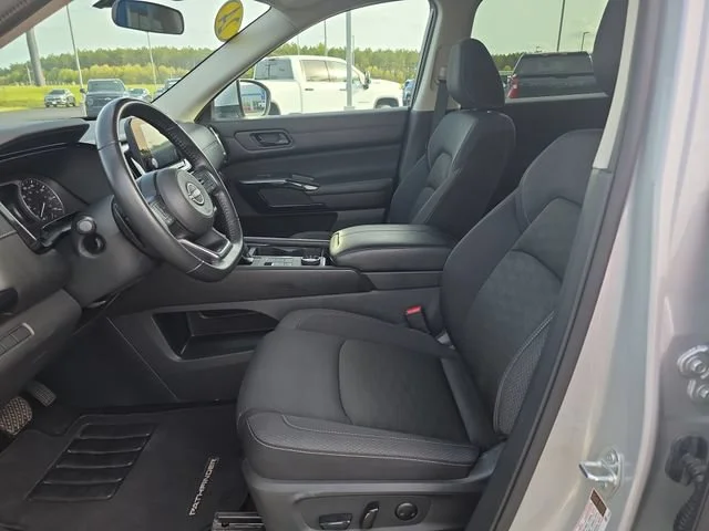 Used 2024 Silver Nissan SV image 11