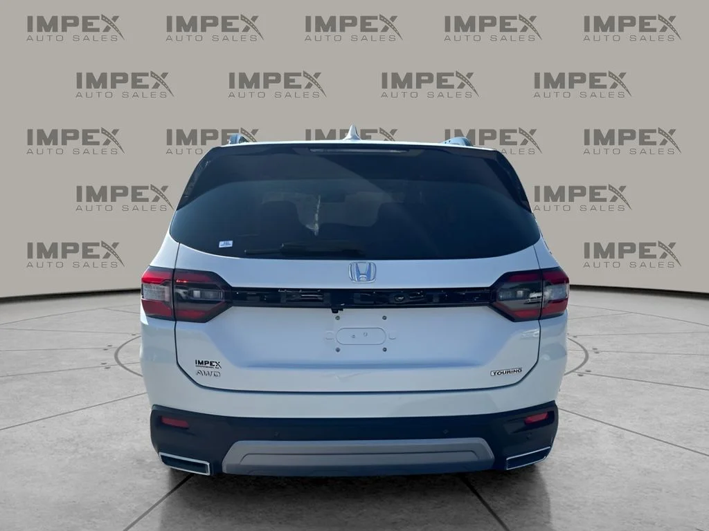 Used 2024 White Honda Touring image 4