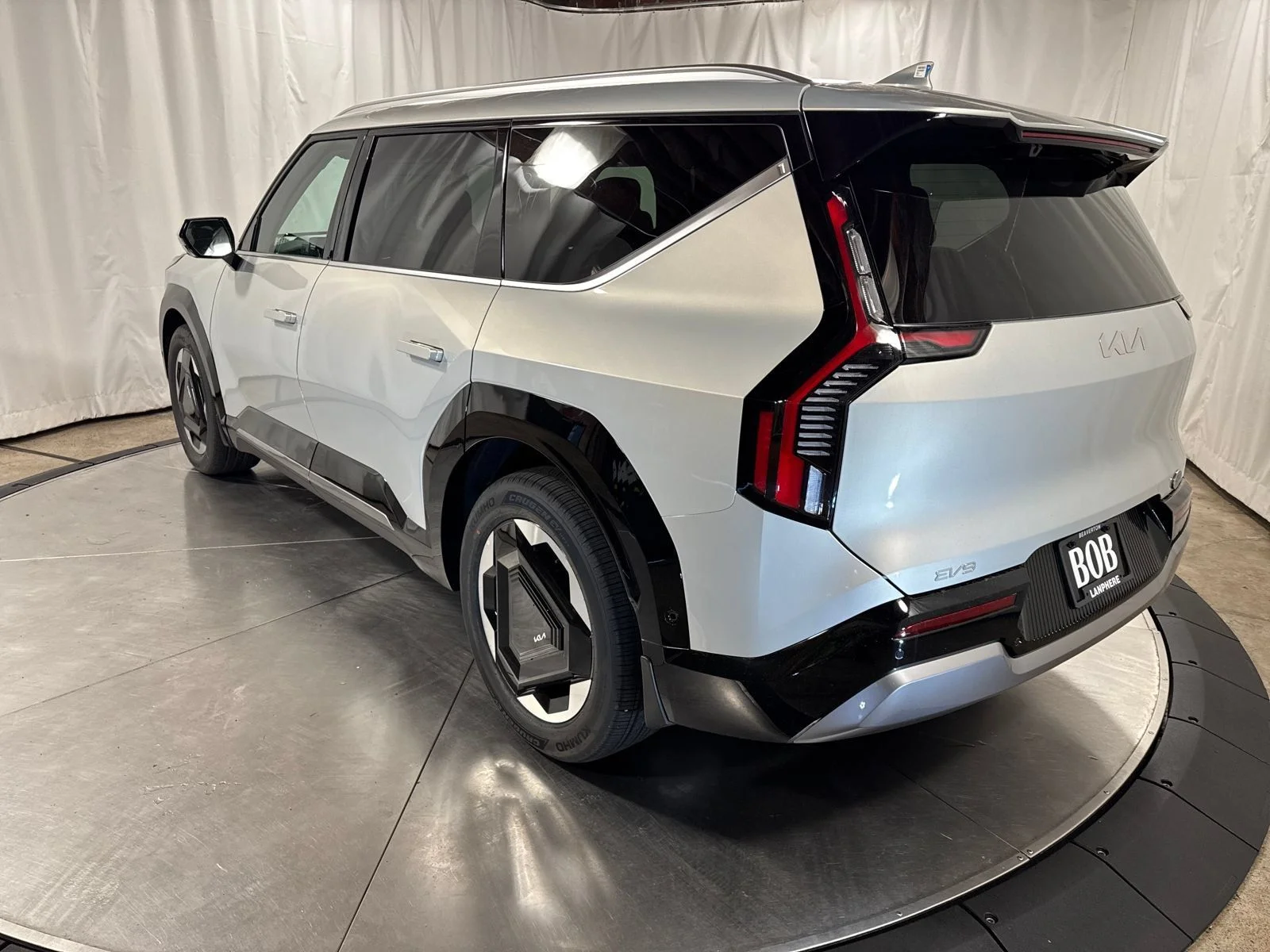 New 2026  Kia Land image 7