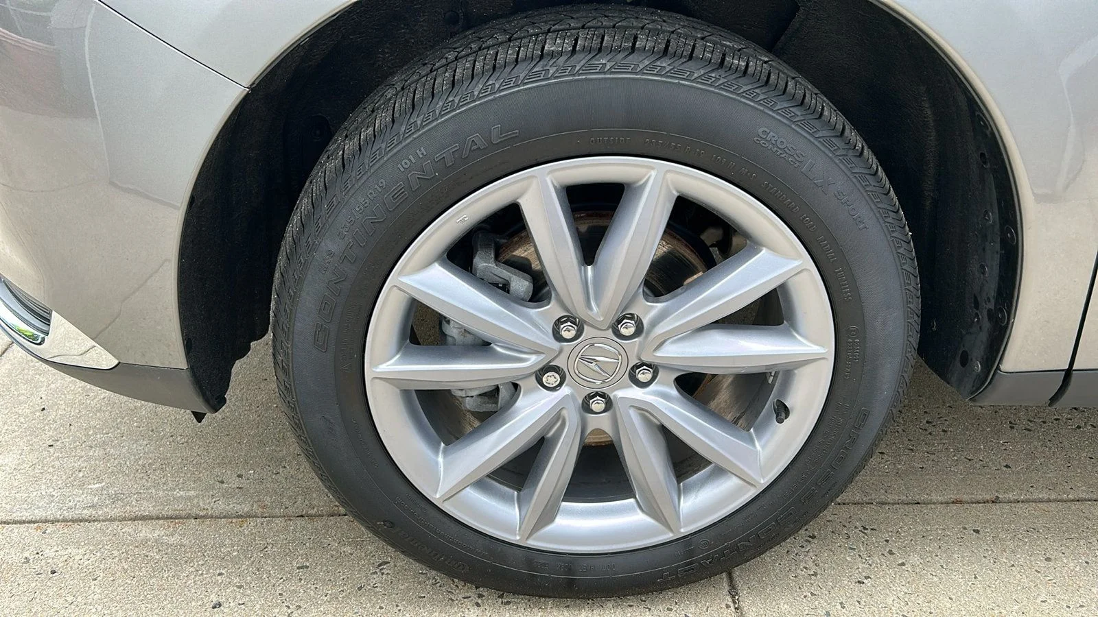 Used 2023 Liquid Carbon Metallic Acura SH-AWD image 8