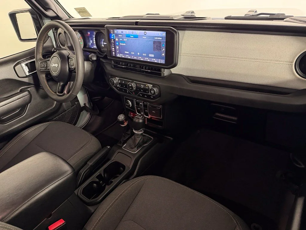 Used 2024  Jeep Willys 4xe image 15