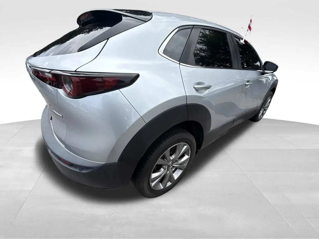 Used 2021 Silver Mazda Preferred image 7
