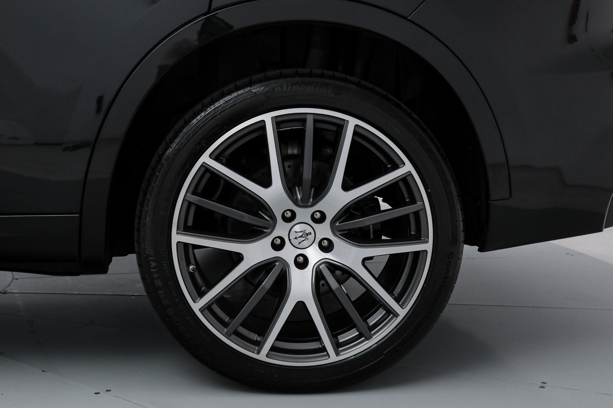 Used 2022 Black Maserati Modena S image 19