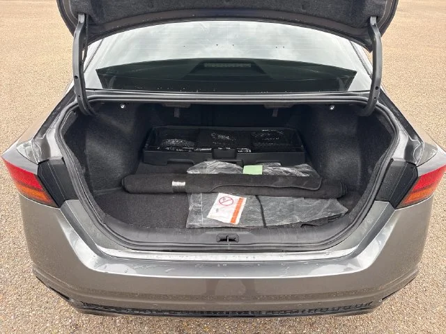Used 2024 Gray Nissan 2.5 SR image 15