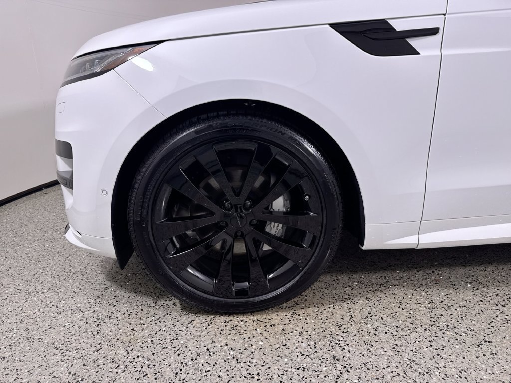 New 2026  Land Rover Dynamic SE image 10