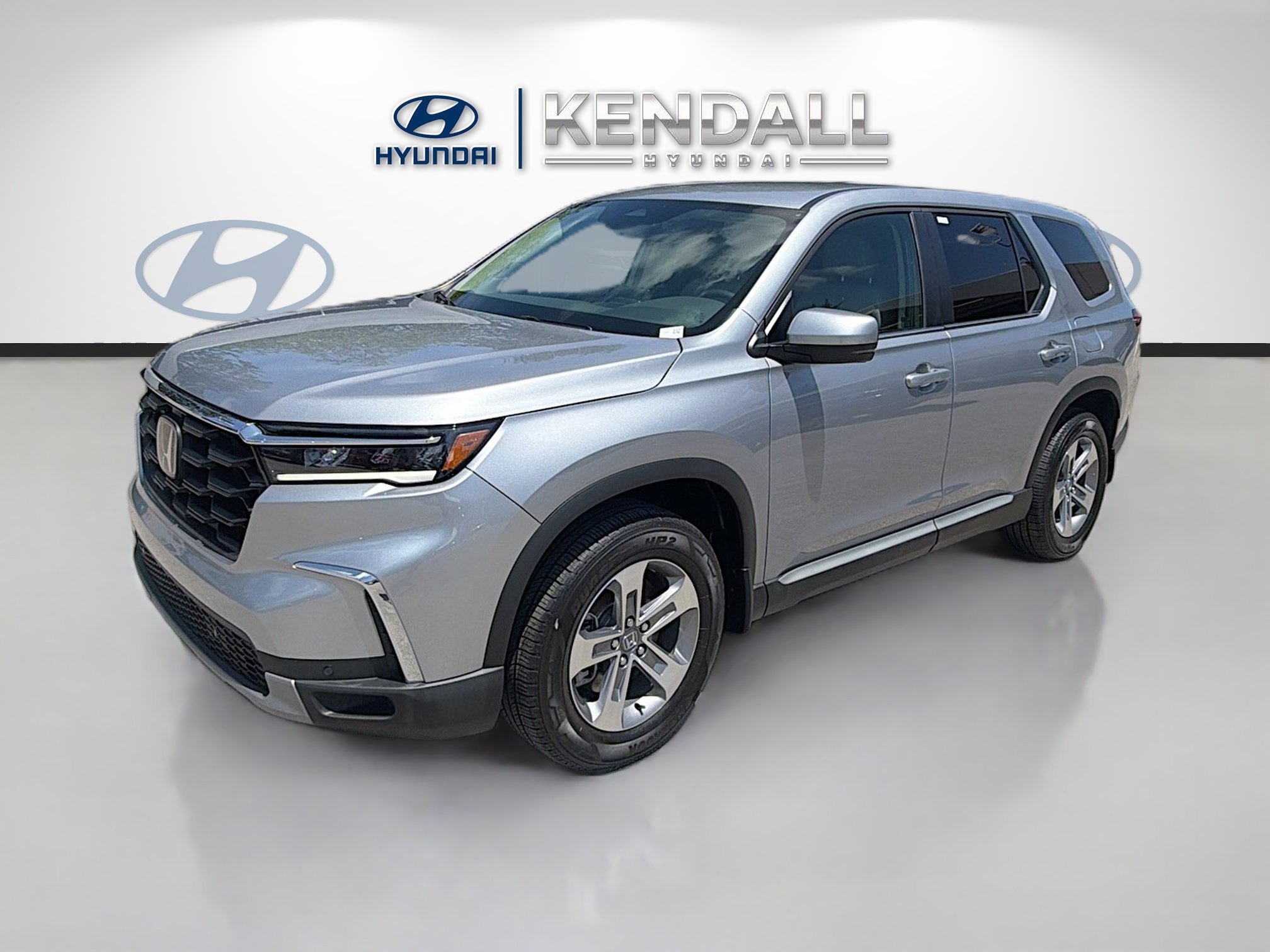 Used 2025 Lunar Silver Metallic Honda EX-L image 3